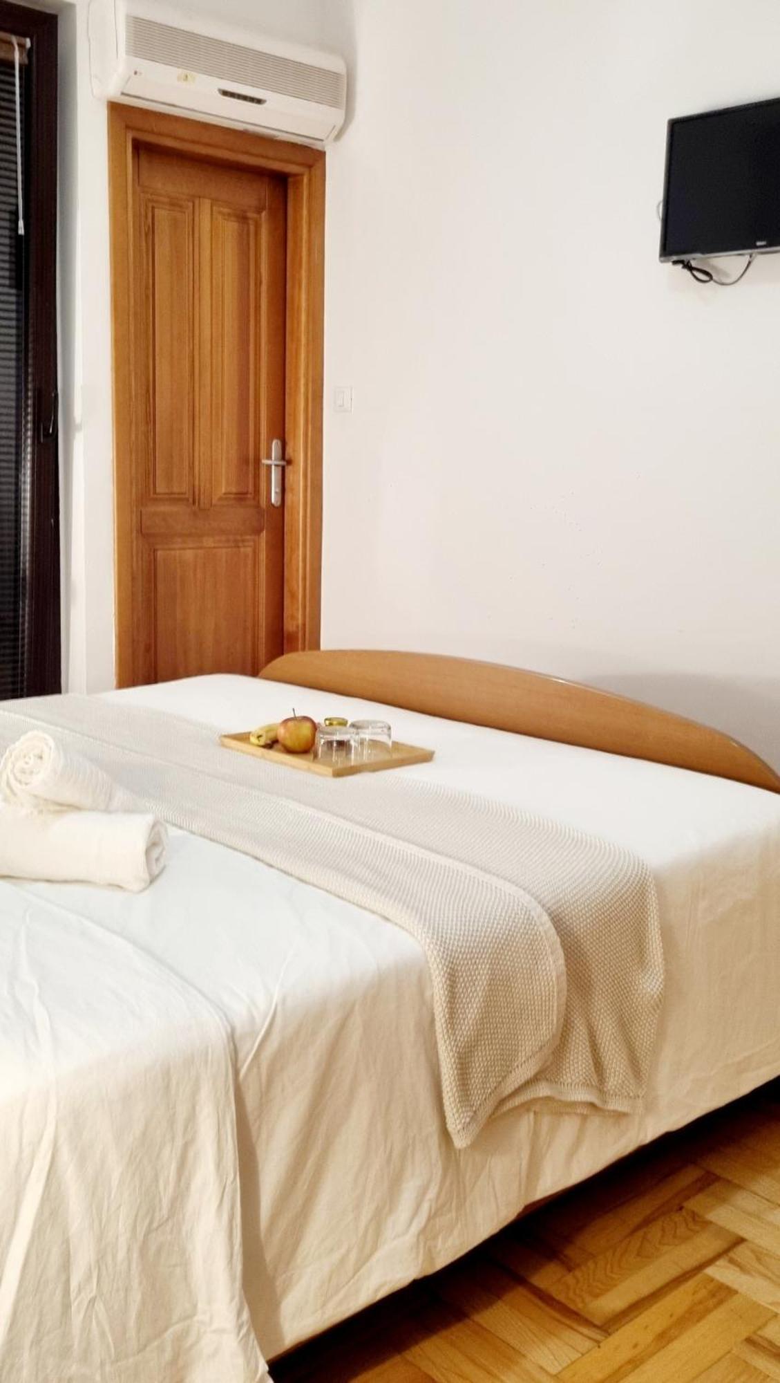 Nadija Rooms 冯塔纳 外观 照片